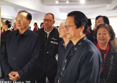 参观书法展.jpg